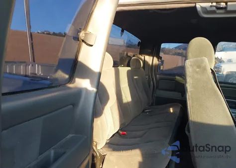 2005 Chevrolet Silverado 1500 Ls from USA, damaged, VIN 2GCEC19V051213446